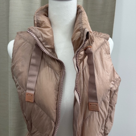 Athleta Banner Peak Down Vest Nouveau Rose Size S - Picture 5 of 12